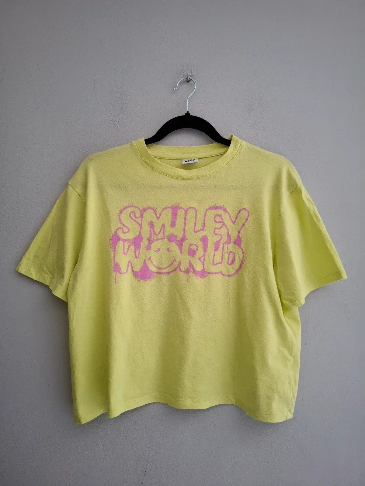 Camiseta Smiley World Verde Neón - Estilo Crop / Oversize