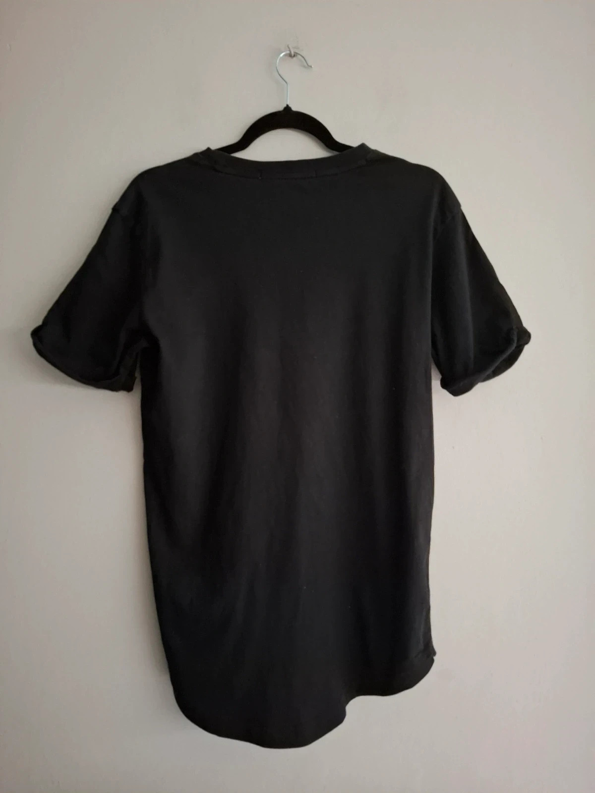 Camiseta Negra Calvin Klein Jeans con Parche Logo 🖤 (Talla S) – Calvin Klein Jeans – taille S 5
