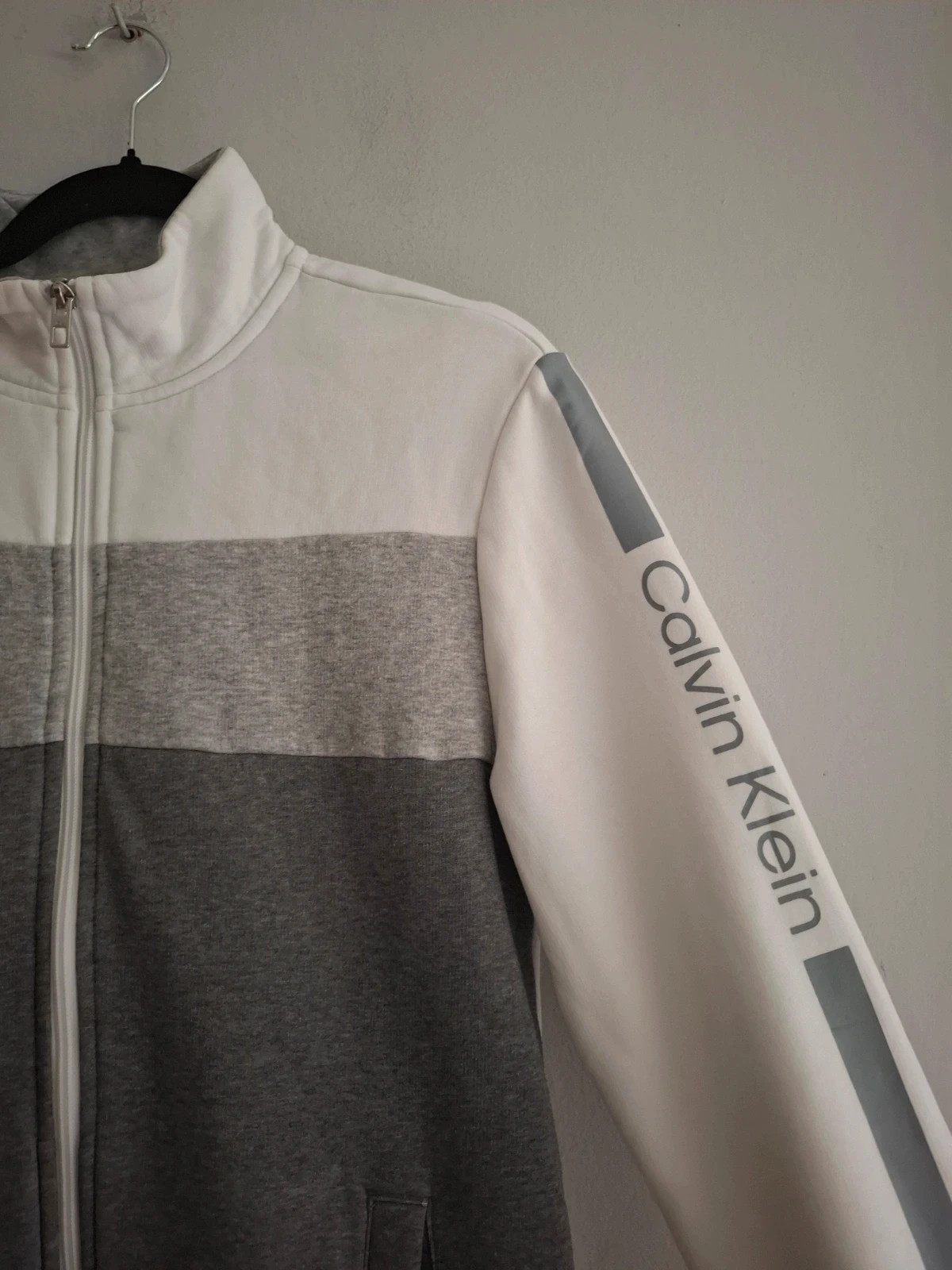 Chaqueta Calvin Klein Fleece Gris/Blanco Talla S – Calvin Klein – taille S 2