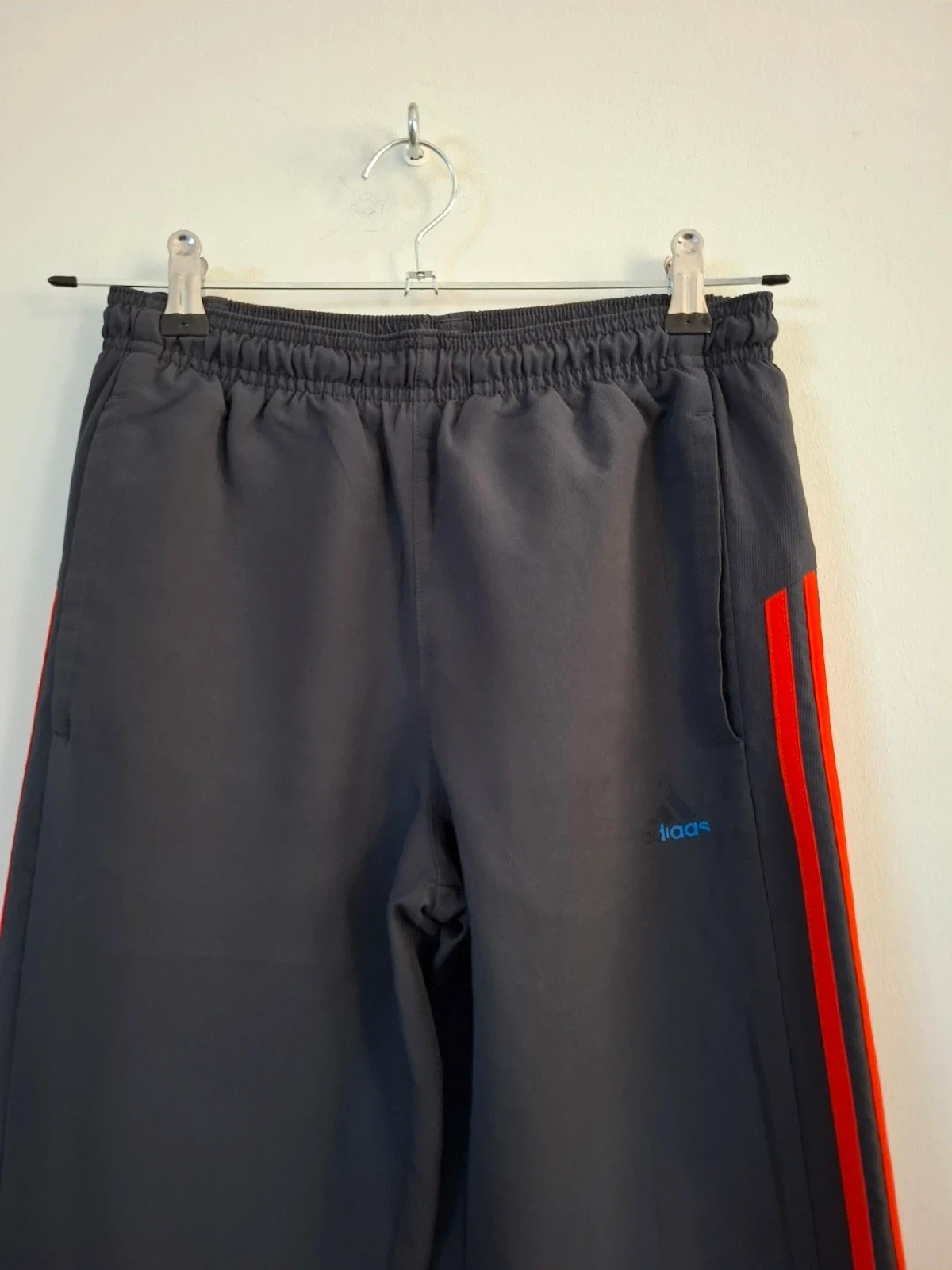 Pantalón de chándal Adidas, Talla 11-12 años (152 cm) – adidas – taille 12 ans / 152 cm 2