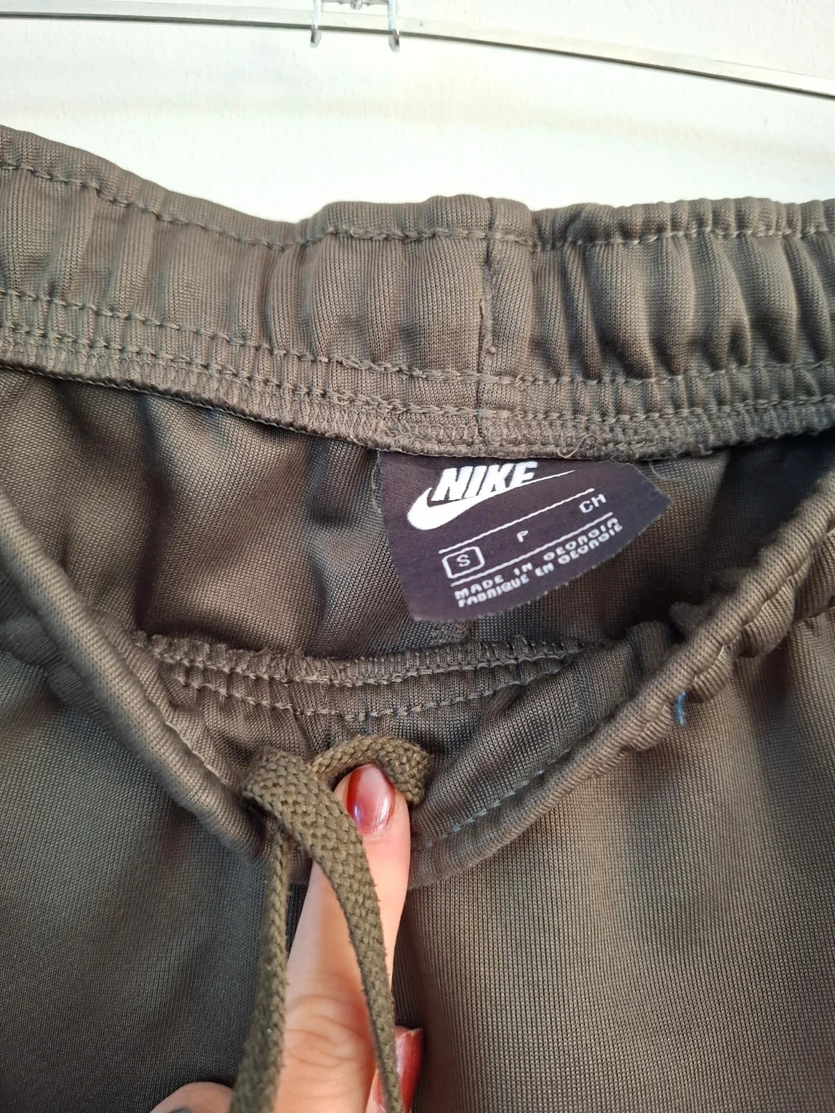 Pantalón de chándal Nike verde oliva S – Nike – taille S 4