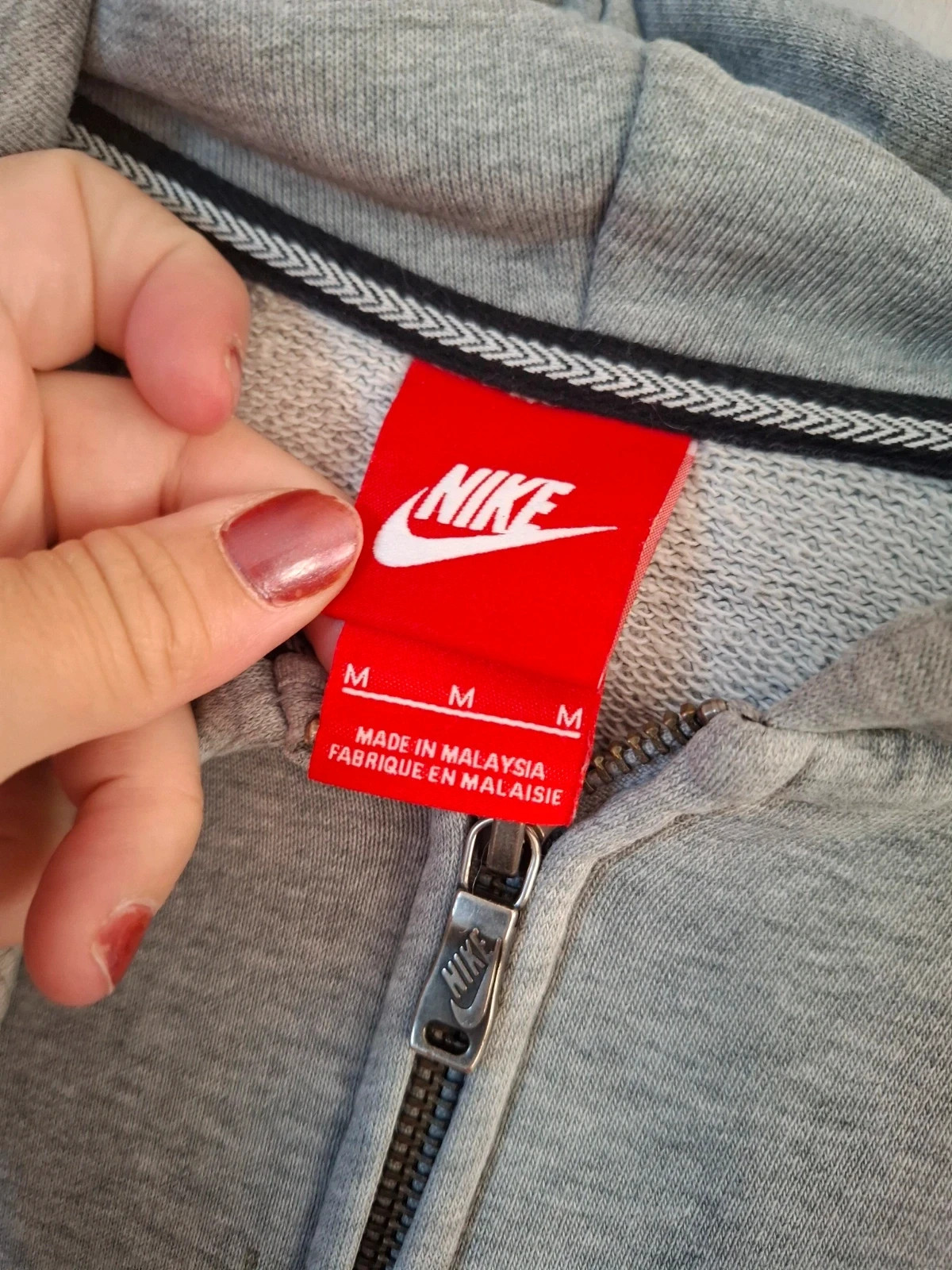 Sudadera Nike Gris con Capucha y Cremallera (Logo Rosa/Degradado) – Nike – taille M / 38 / 10 4