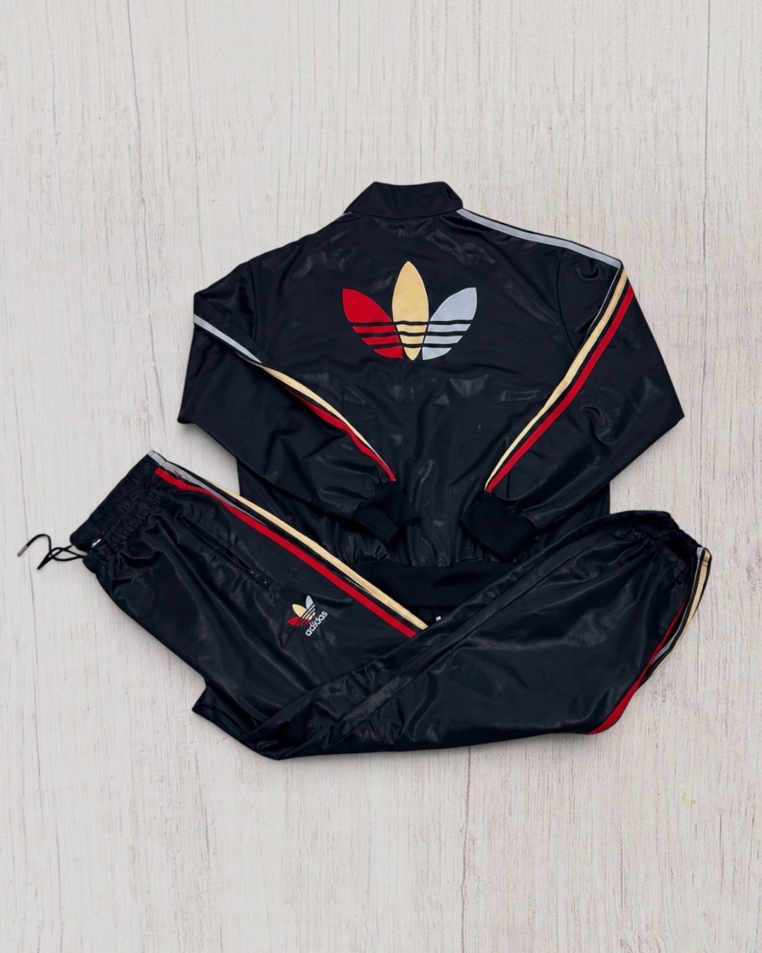 Ensemble de survêtement Adidas noir et tricolore – Adidas – taille XL