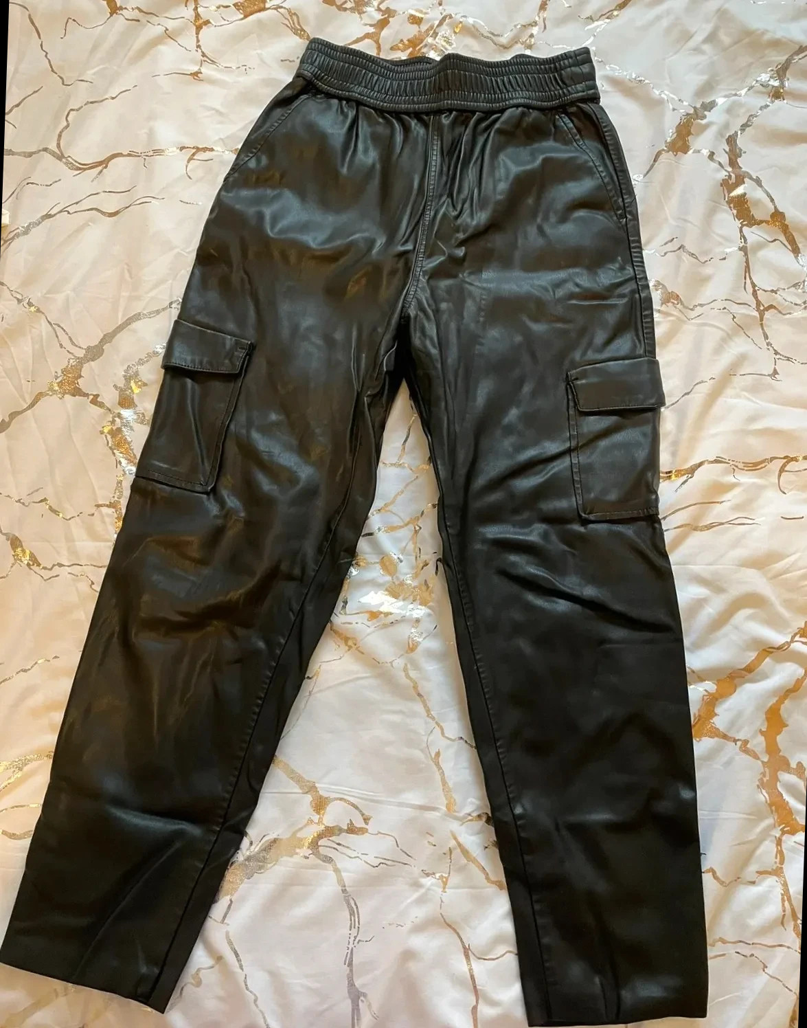 Pantalon en femme cuir Zara noir taille 36