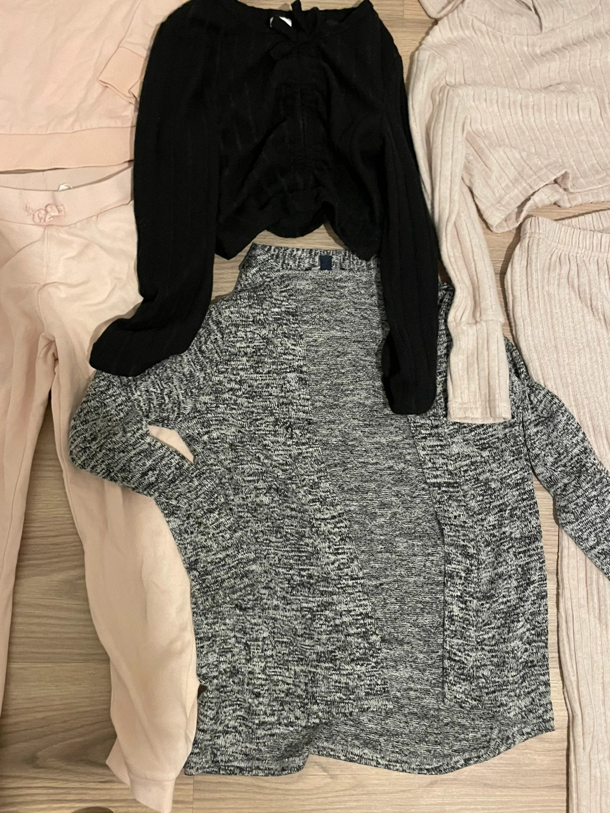 Lot vêtements fille 10 ans / adolescente, 7 pièces, Manches longues – Hiver printemps & mi-saison – taille 10 ans / 140 cm 4