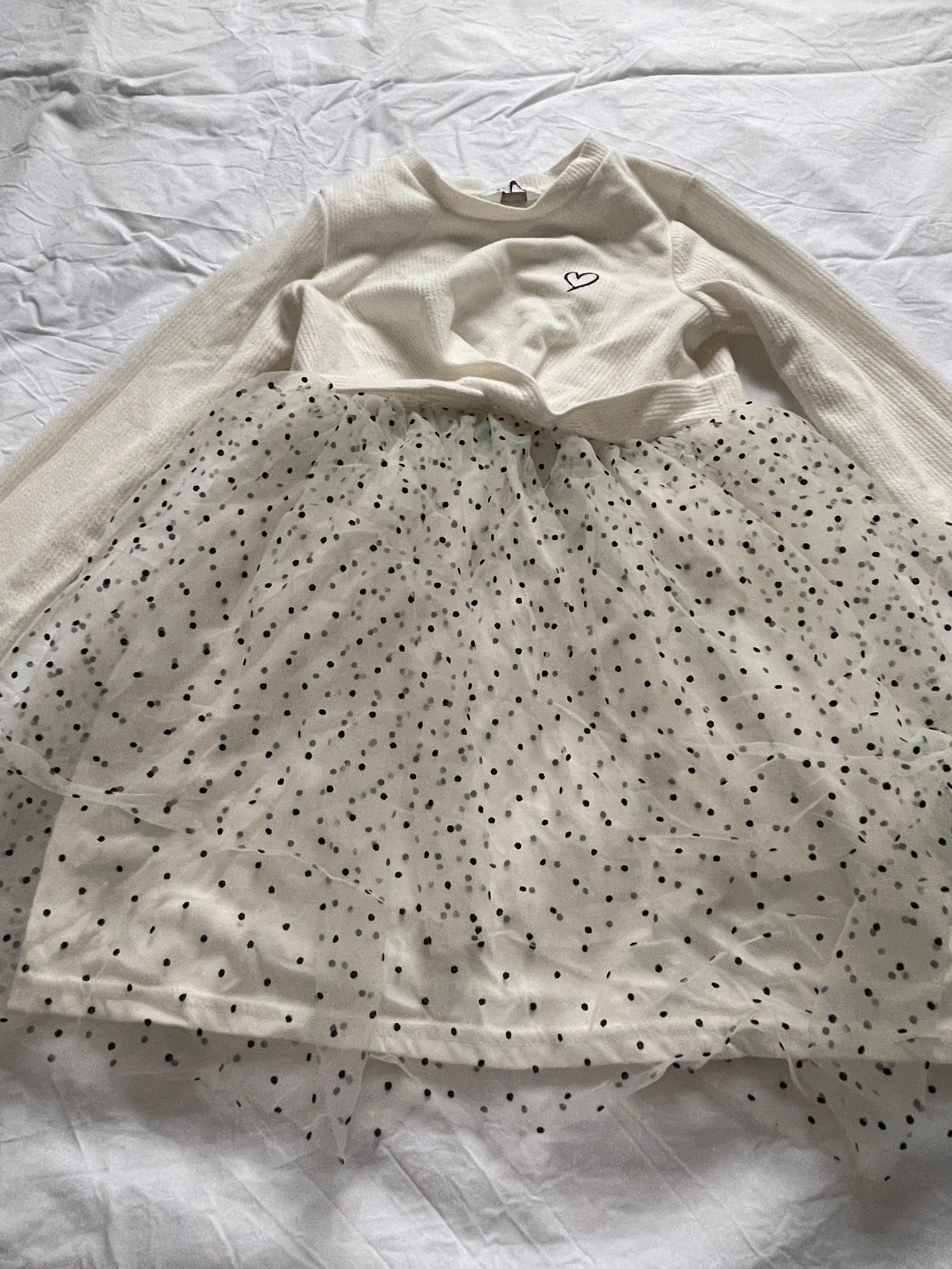 Robe de soirée pour fille, manches longues, couleur blanche à pois noirs, taille 6 ans – Primark – taille 6 ans / 116 cm 2