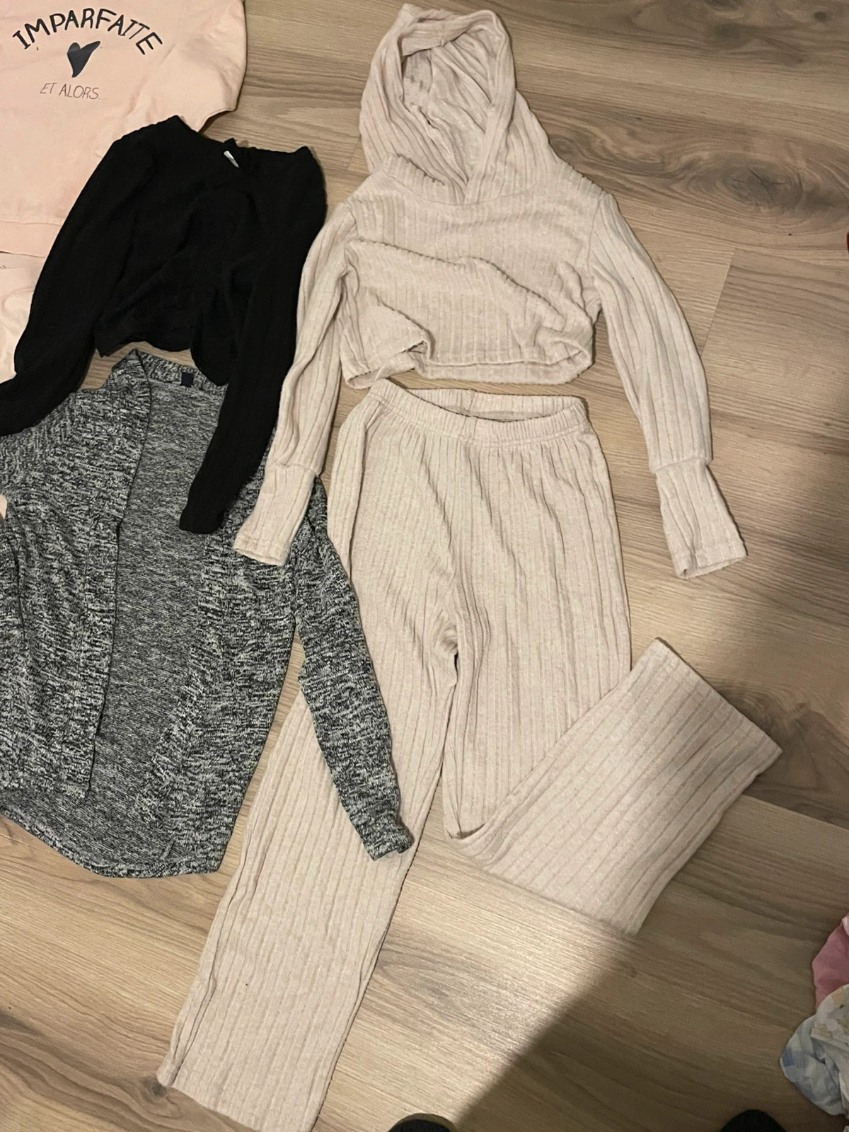 Lot vêtements fille 10 ans / adolescente, 7 pièces, Manches longues – Hiver printemps & mi-saison – taille 10 ans / 140 cm 5