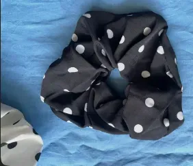 Lot de 2 chouchous noir et blanc à pois, élastiques cheveux rétro – Local 4
