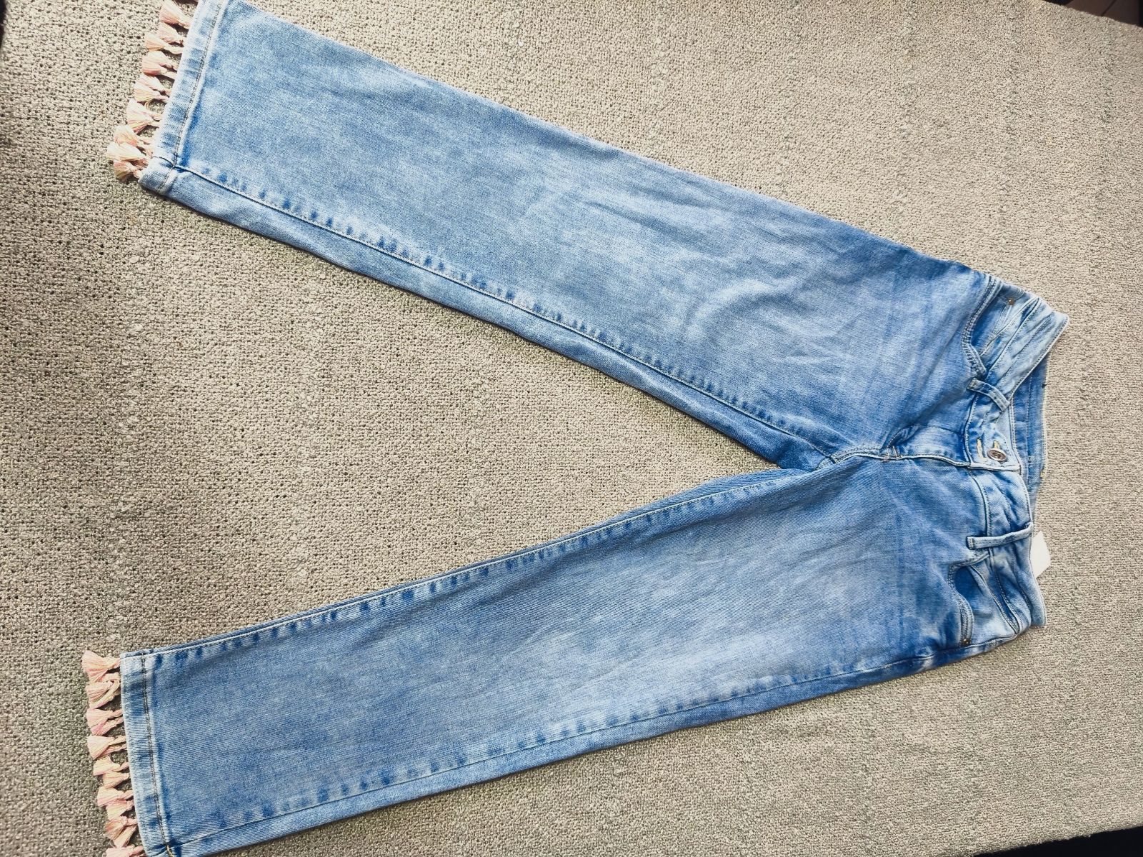 Jean bleu clair avec détails franges au bas – Betty Barclay – taille M 2