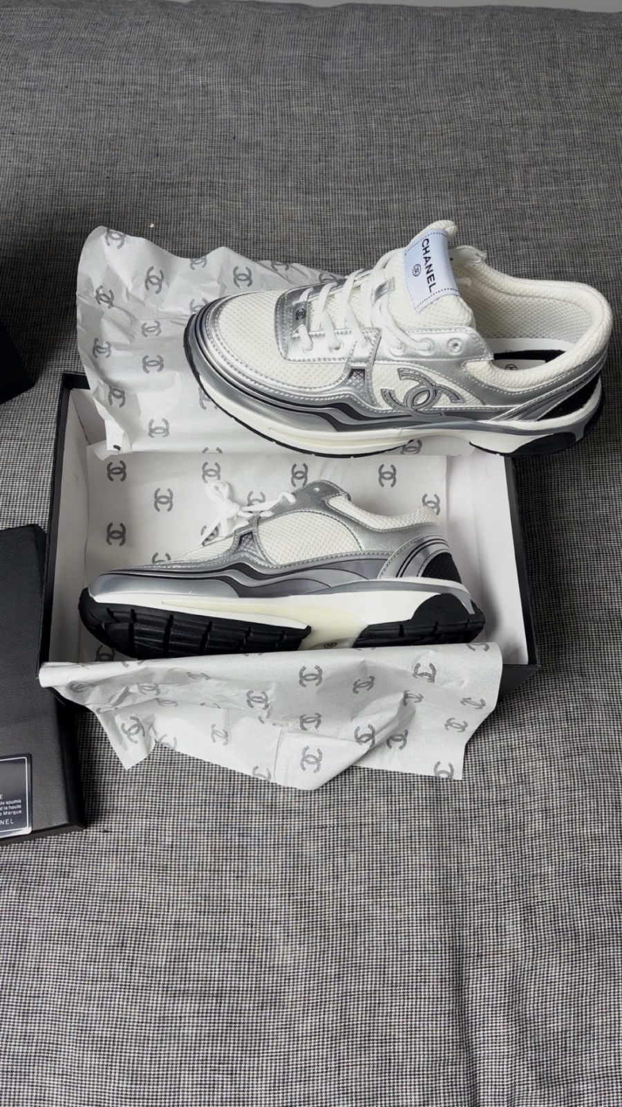Paire de Chanel runner – chanel – taille EU 43 3