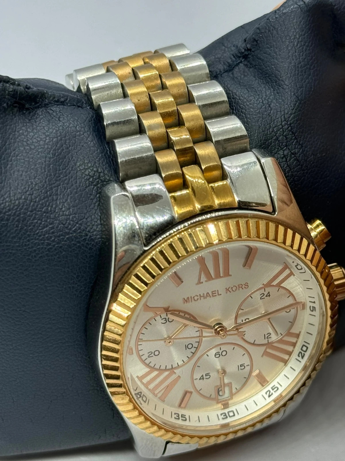 Montre Michael Kors Lexington Chronographe / Bicolore (Argent & Or) – Michael Kors – taille 30–38 mm 4