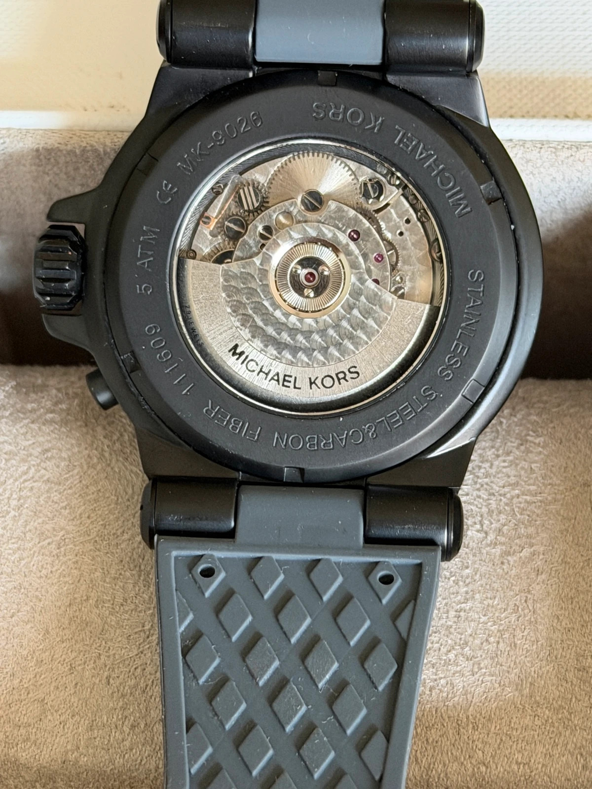 Montre Automatique Michael Kors (MK-9026) Édition Carbone & Silicone Éxcellent État – Michael Kors – taille 47 mm et plus 3