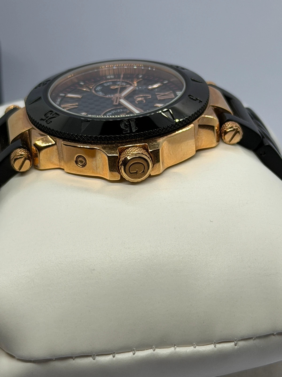 Élégante Montre Gc (Guess Collection) Bicolore Noir & Or Rose Très Bon État ! – GUESS – taille 30–38 mm 4