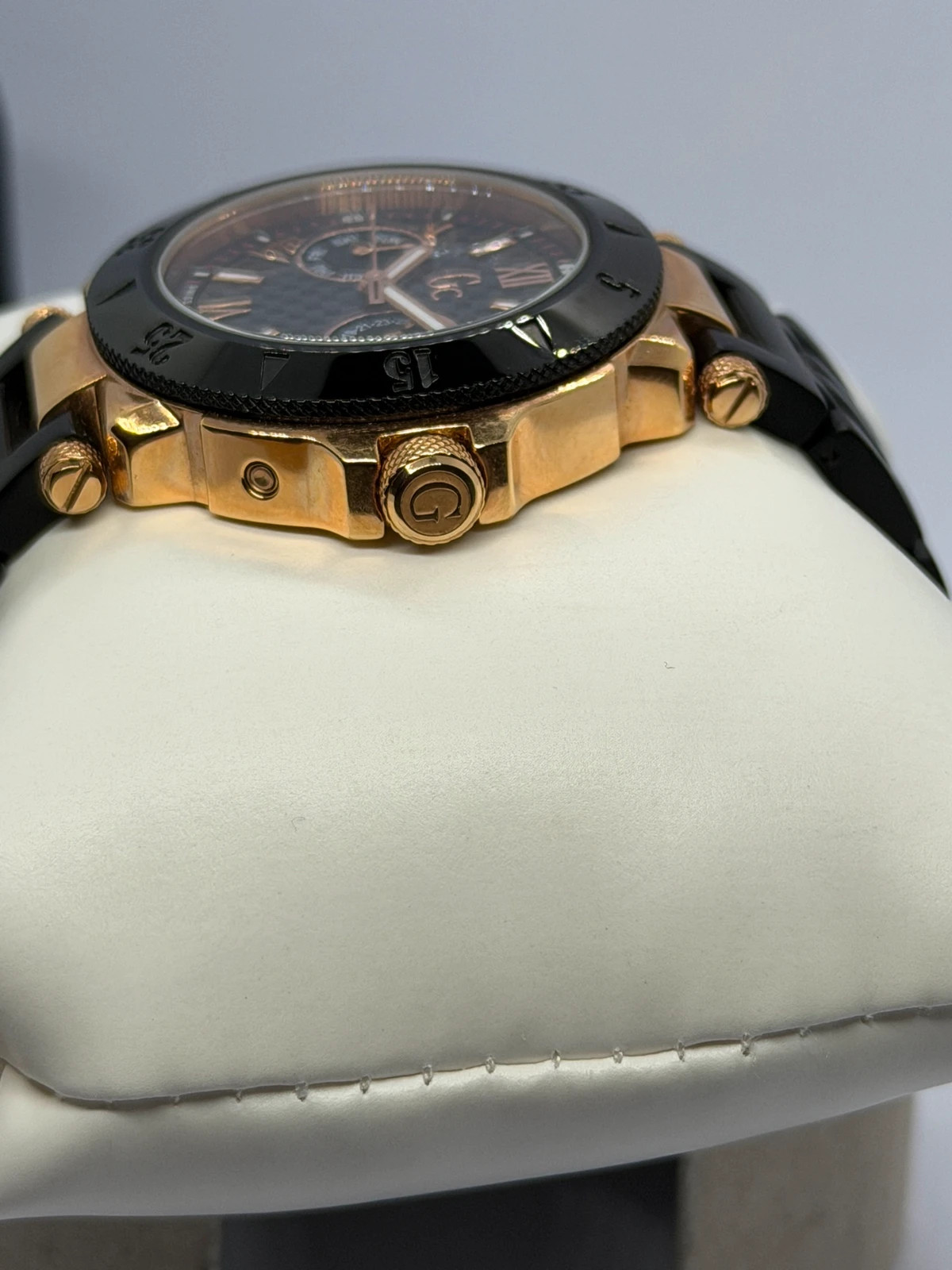 Élégante Montre Gc (Guess Collection) Bicolore Noir & Or Rose Très Bon État ! – GUESS – taille 30–38 mm 3