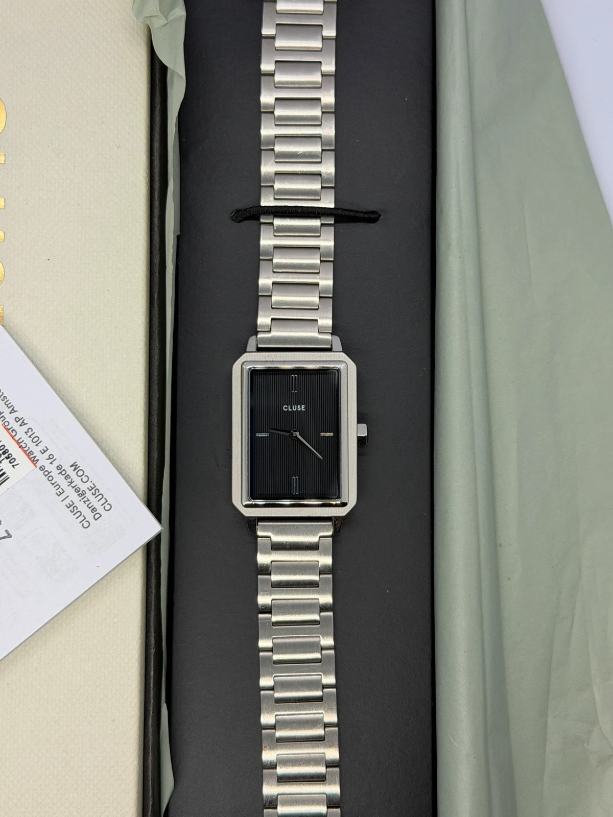 Montre Cluse Gracieuse rectangulaire – Argent & Cadran Noir – Cluse – taille 30–38 mm 3