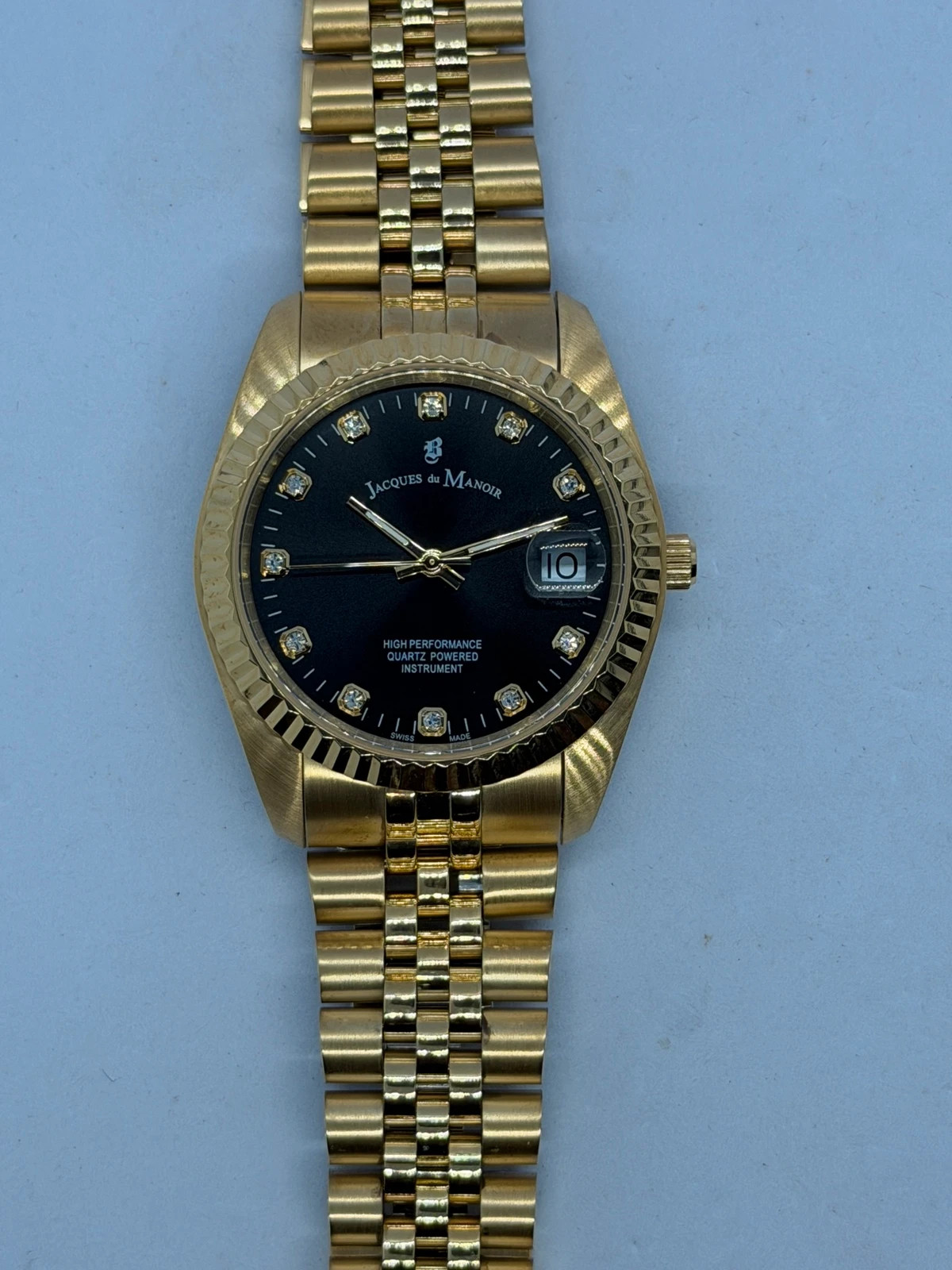 Montre Jacques du Manoir Swiss Made Dorée Cadran Noir & Strass – Jacques du Manoir – taille 30–38 mm 3