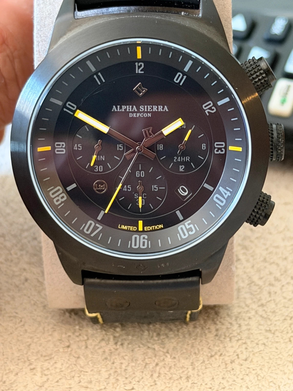 Montre Alpha Sierra Defcon Édition Limitée Noir & Jaune – Alpha Sierra – taille 43–46 mm 2