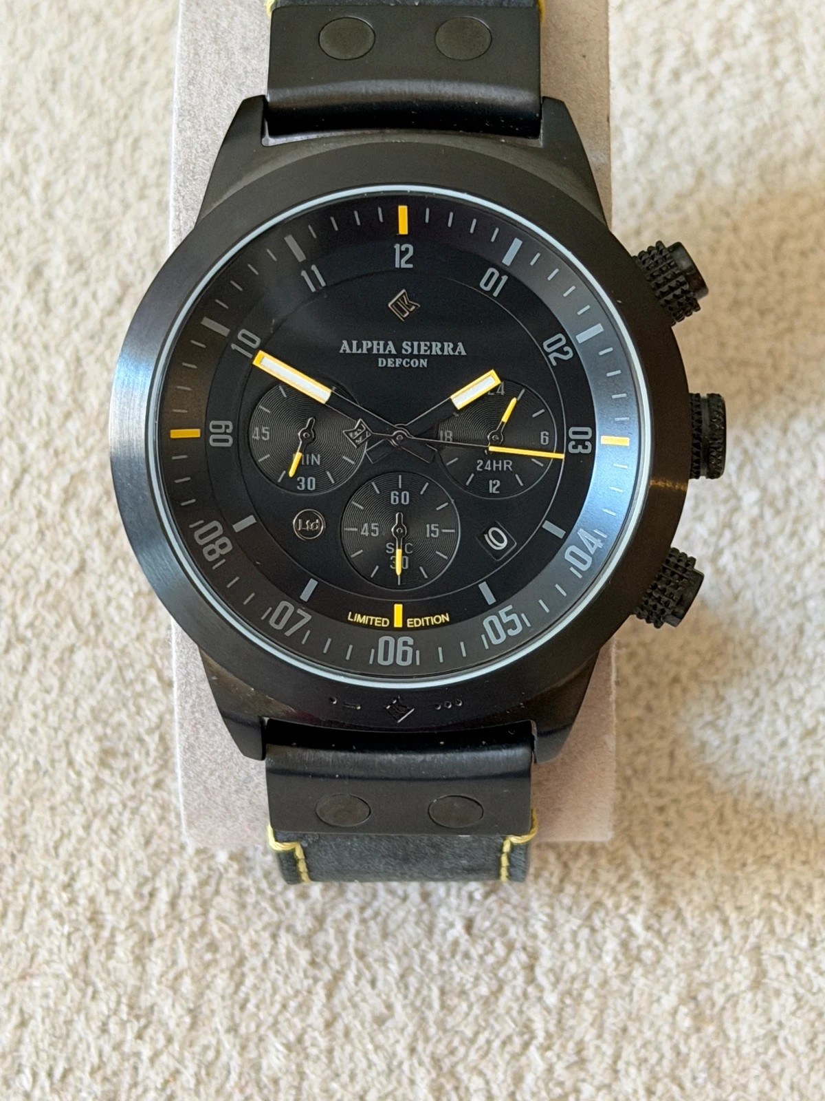 Montre Alpha Sierra Defcon Édition Limitée Noir & Jaune – Alpha Sierra – taille 43–46 mm 5