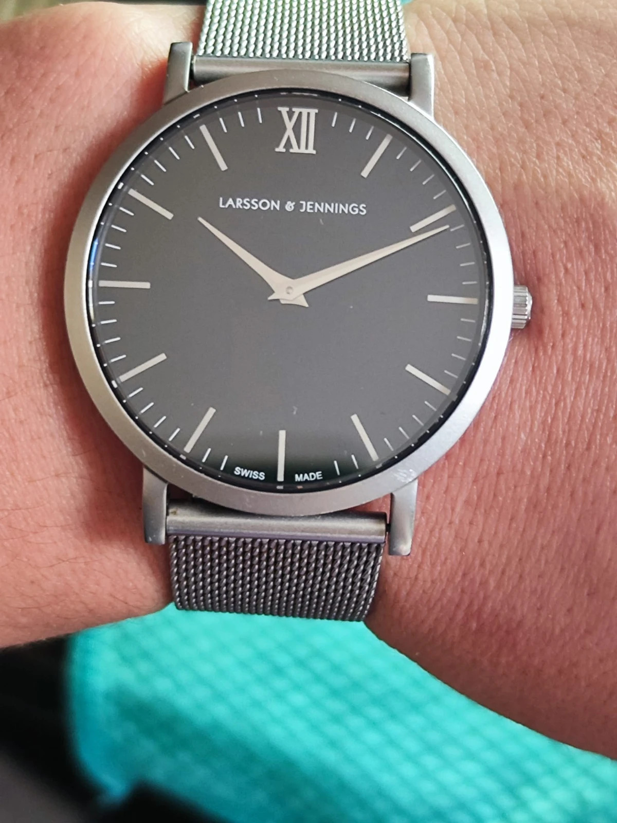 Montre Larsson & Jennings – Cadran Noir & Bracelet Milanais Argenté – Excellent état (Swiss Made) – Larsson & Jennings – taille 39–42 mm 5