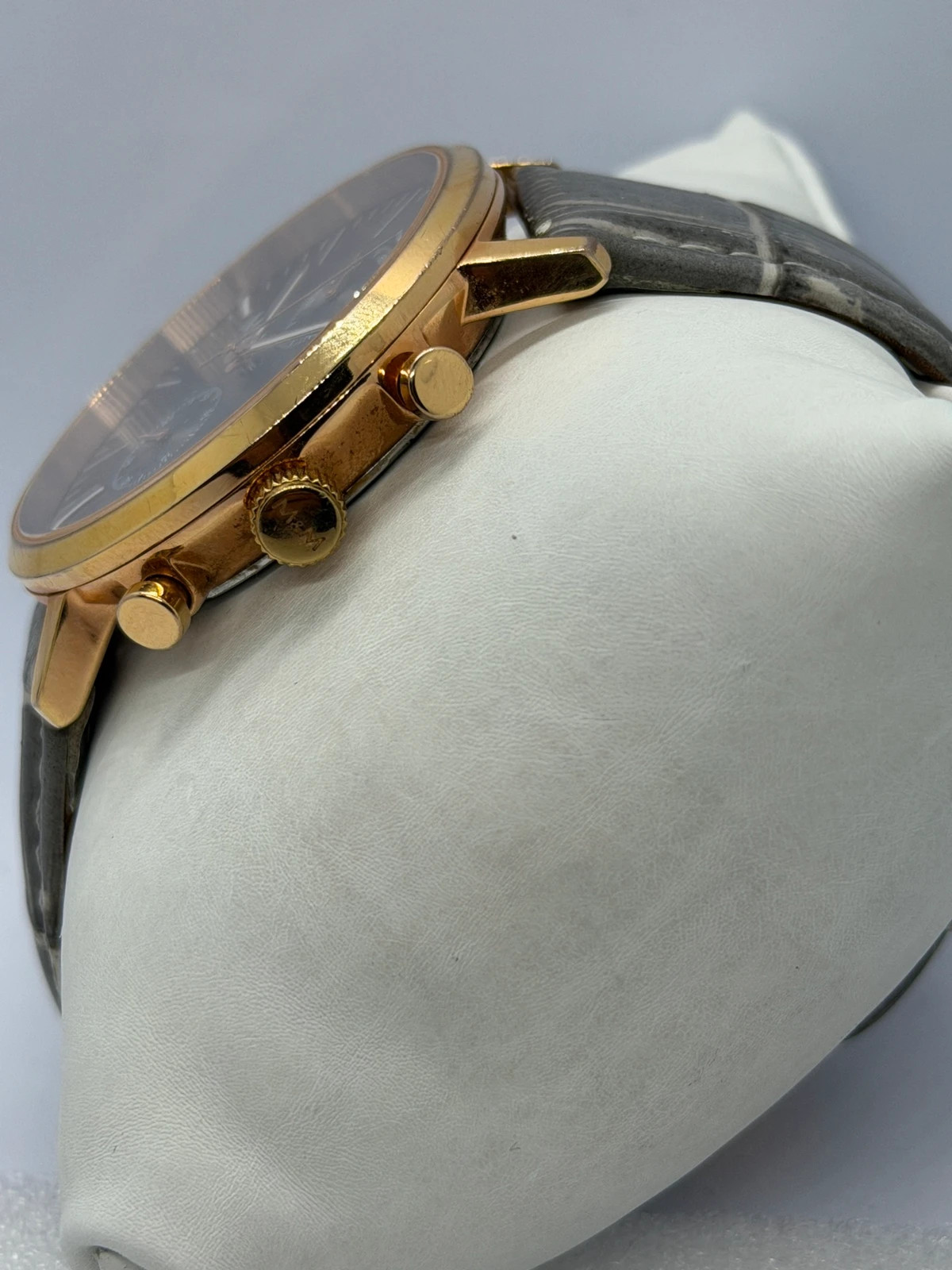 Montre Chronographe M&M Germany - Dorée & Cuir Gris – M&M Germany – taille 43–46 mm 3
