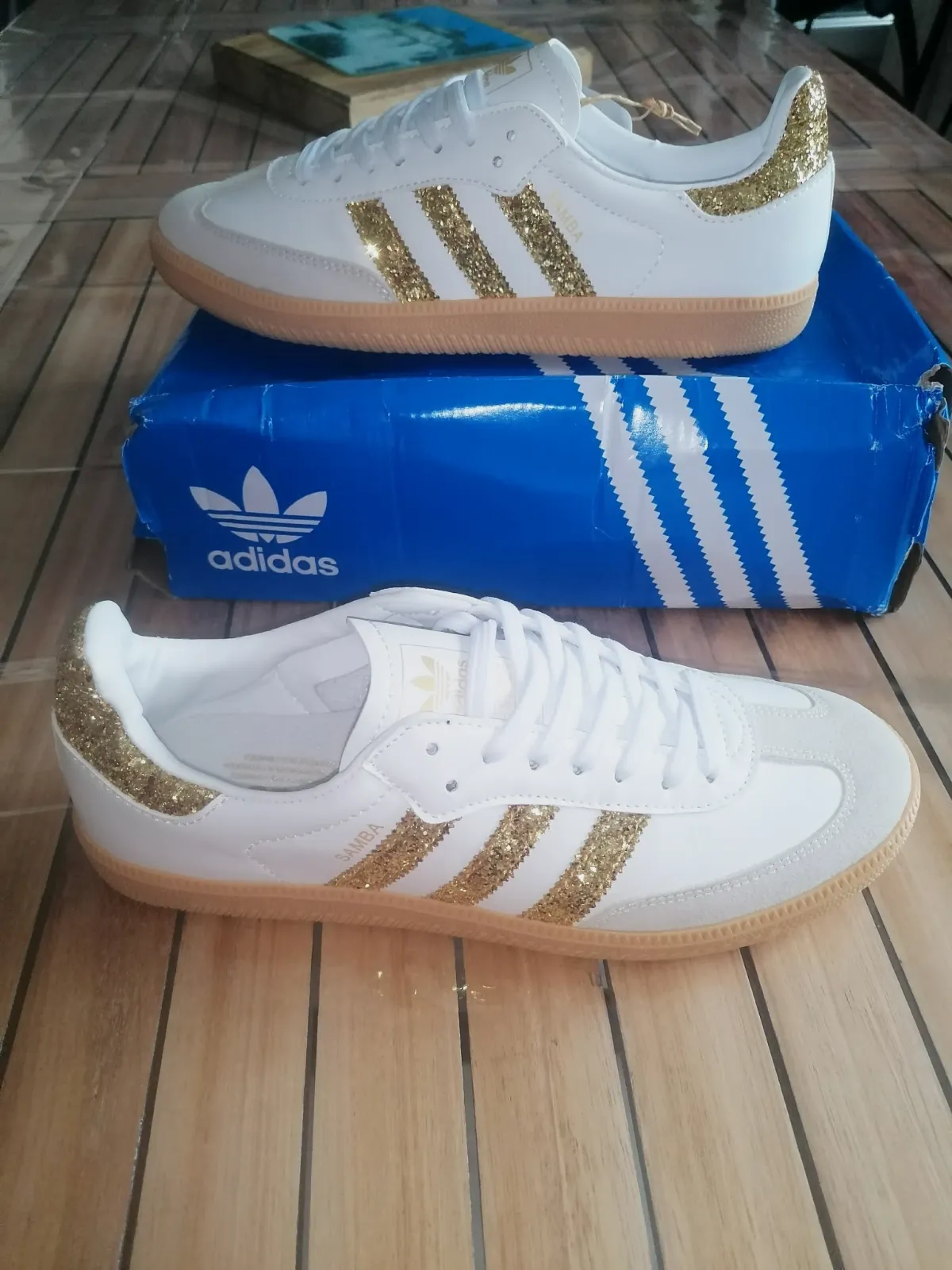 Baskets Adidas Samba blanches avec bandes dorées pailletées – Adidas – taille EU 38 3