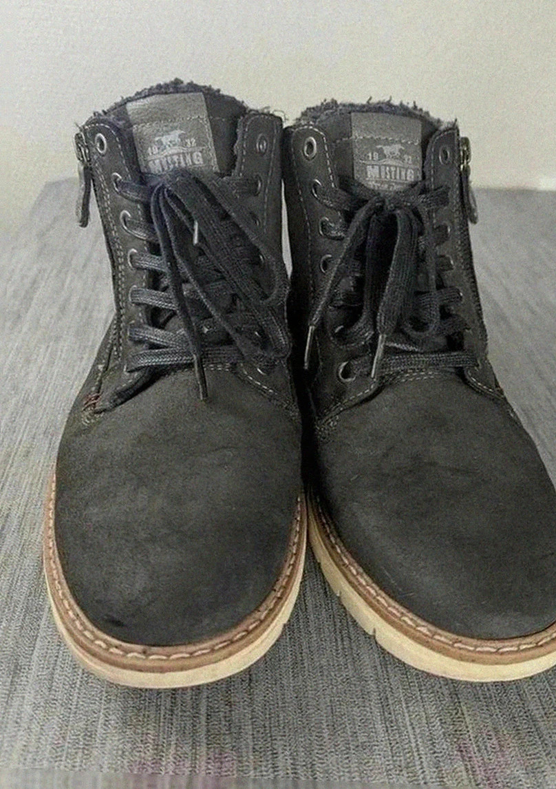Bottines Mustang noires doublées style workwear vintage en daim taille 41 a carreaux