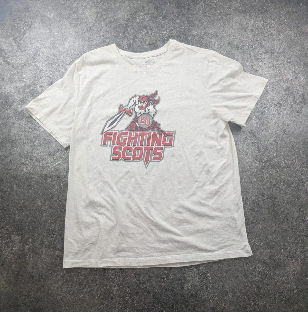 T-shirt Nike fighting Scots Eu college graphique blanc streetwear logo Xl – Nike – taille XL