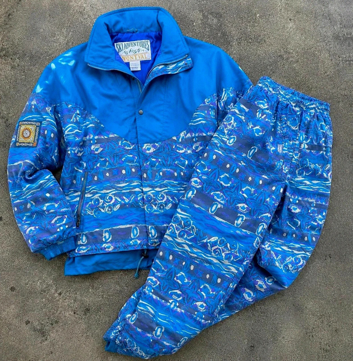Ensemble ski vintage Montval 80s/90s veste + pantalon rétro bleu violet – Vintage Dressing – taille Taille unique