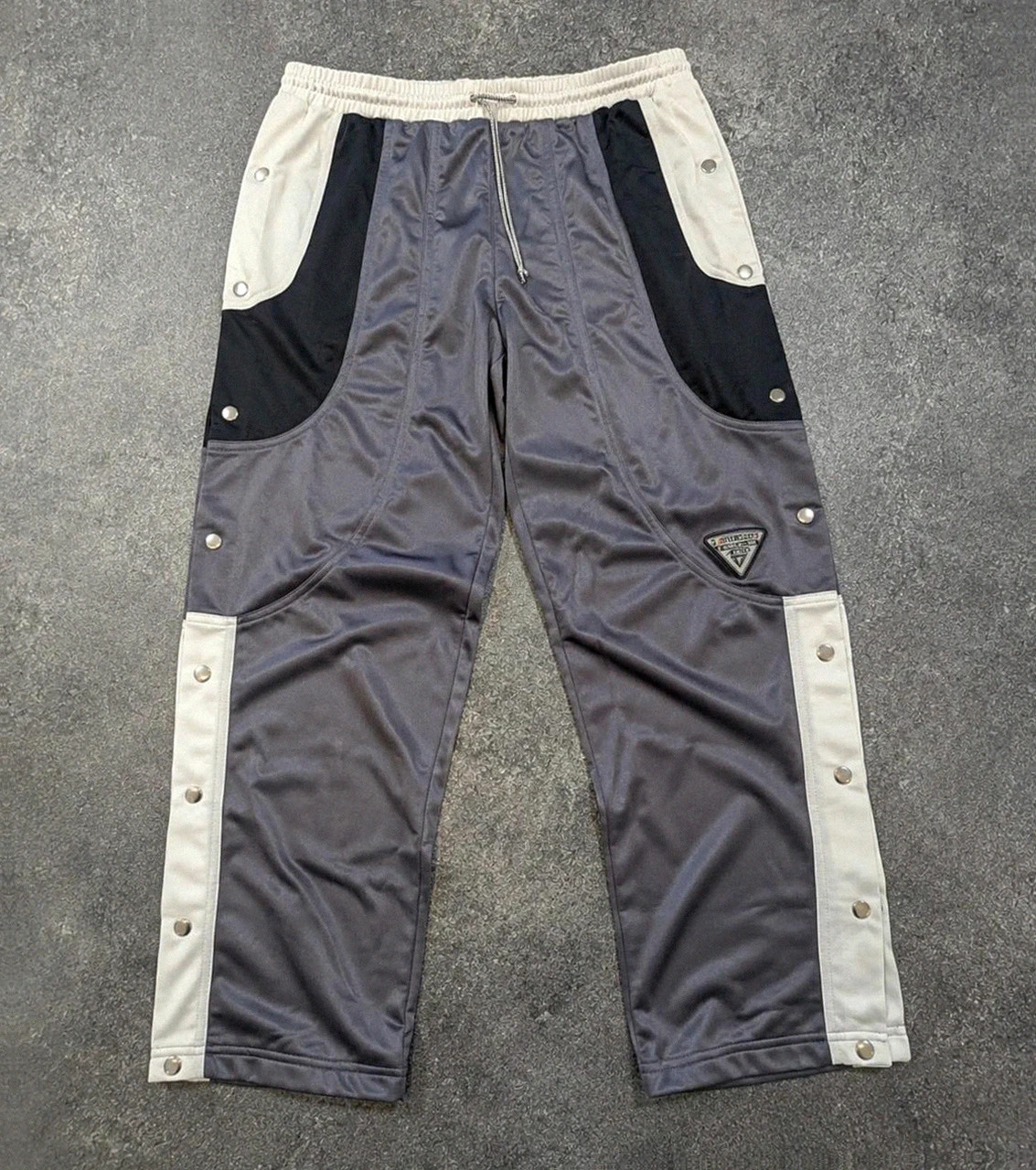 Pantalon survêtement vintage Earthbound Action snap pants pression Y2K vintage dressing M – Vintage Dressing – taille M