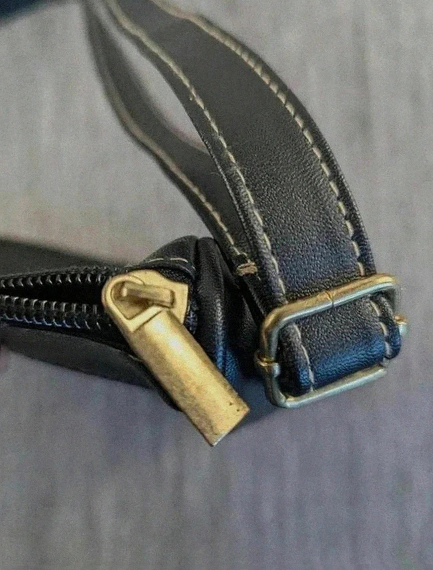 Sac bandoulière Ted Lapidus noir effet matelassé – style Y2K – Ted Lapidus 4