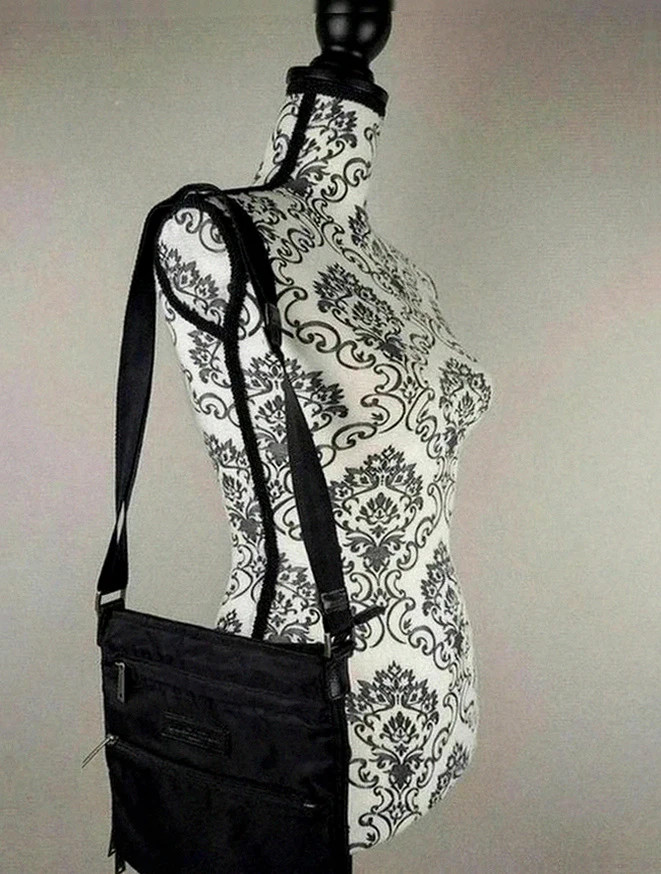Sac bandoulière Lancaster Paris noir compact et pratique mixte – Lancaster 2