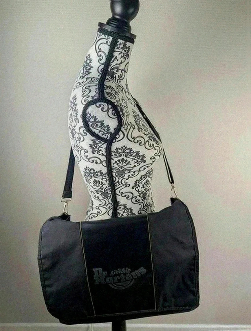 Sac bandoulière Dr. Martens vintage noir – messenger volumineux workwear