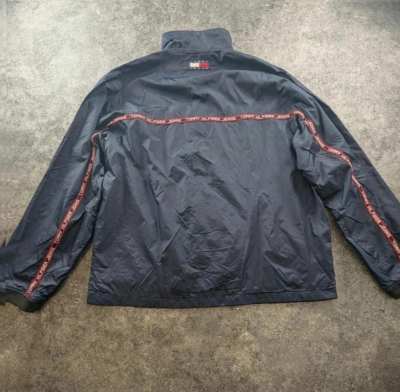 Veste Tommy Hilfiger jeans coupe vent nylon vintage bleu marine zip logo bande M L – Tommy Hilfiger – taille L 2