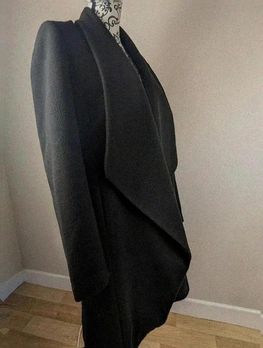 🧥 manteau long Rinascimento noir (coupe élégante drapée) tendance – Rinascimento – taille M / 38 / 10 2