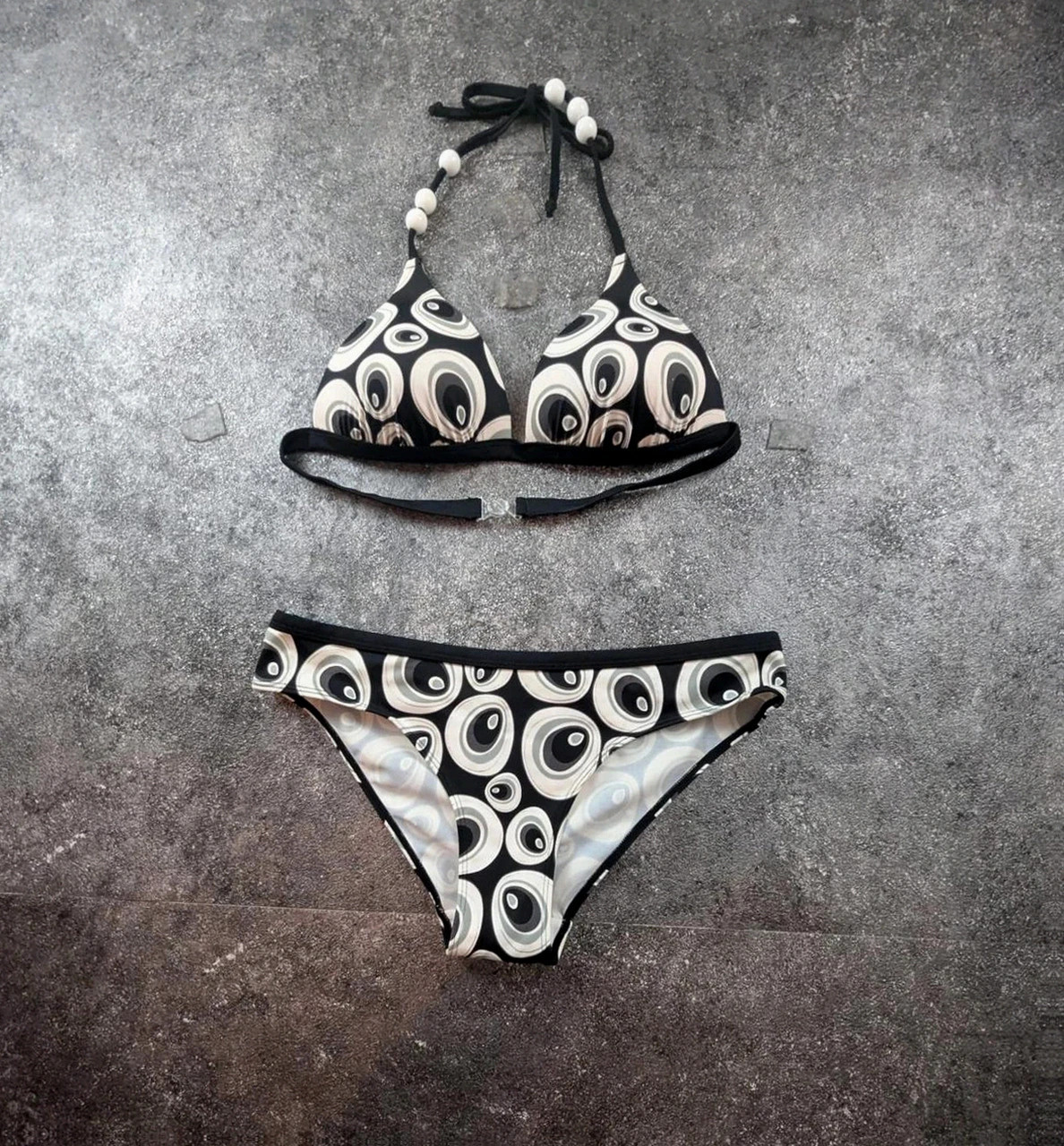 Titre : Bikini triangle rétro psychédélique noir beige Rodeo taille L – Rodeo Sports – taille L / 40 / 12 2