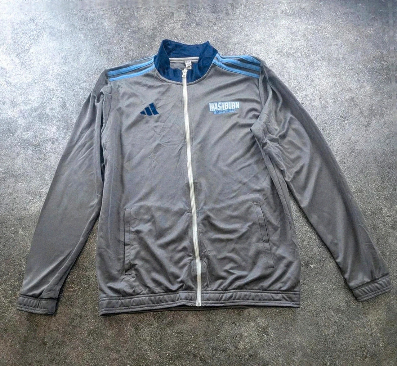 Veste adidas L gris bleu track jacket basketball Washburn brodé zip sport vintage – adidas – taille L