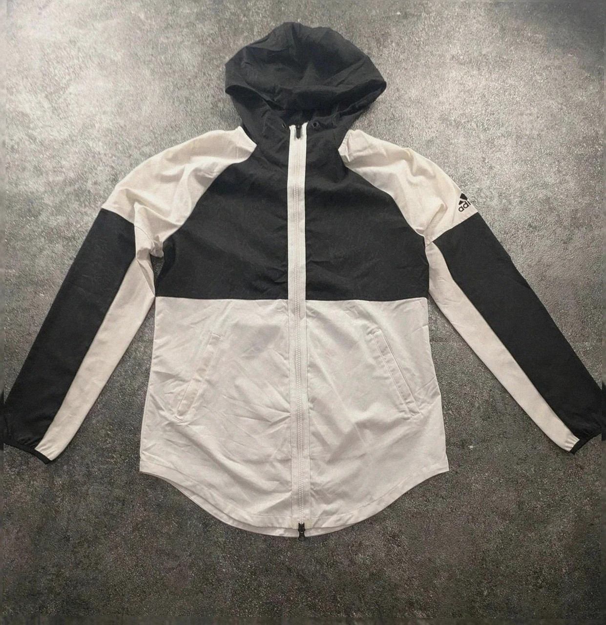 Veste coupe vent adidas noir crème capuche lightweight techwear S CE0284 – adidas – taille S