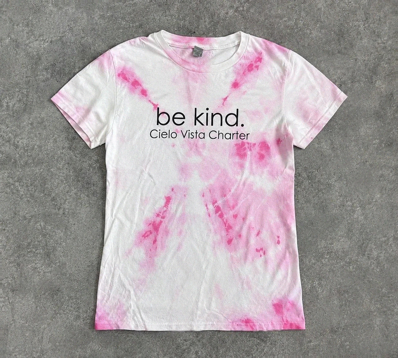T-shirt Be Kind Tie Dye Cielo Vista Charter Rose Y2K Casual S made