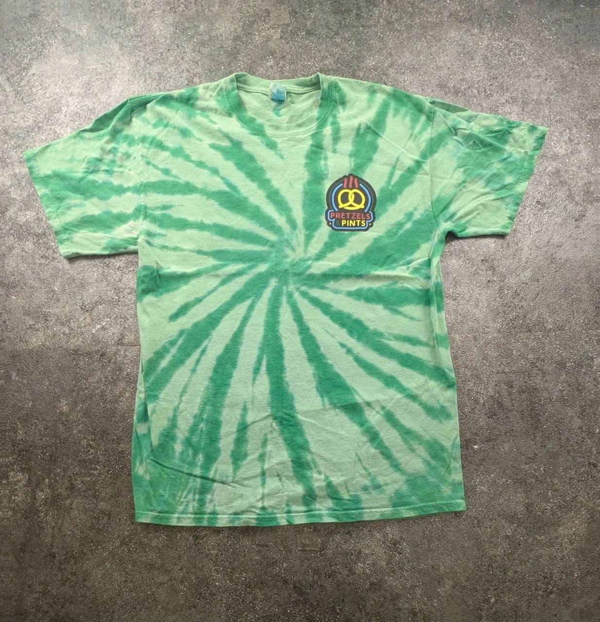 T-shirt Pretzels & Pints tie dye San Diego spiral surf skate festival Usa L – Port & Company – taille L 2