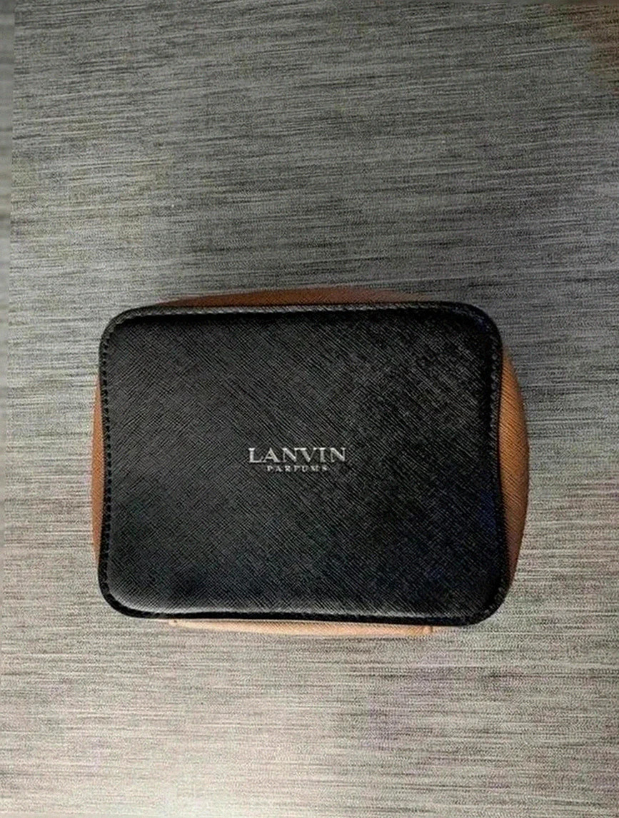Trousse Lanvin Parfums et maquillage rigide noir et camel, élégante et compacte – Lanvin