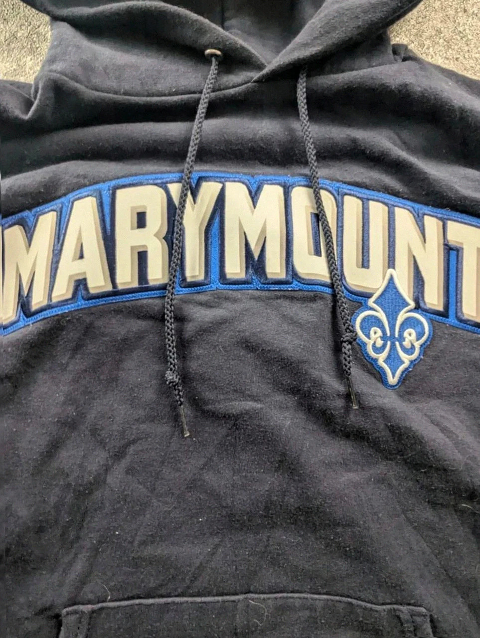 Sweat à capuche Champion Marymount college brodé logo patch hoodie navy M – Champion – taille M 4