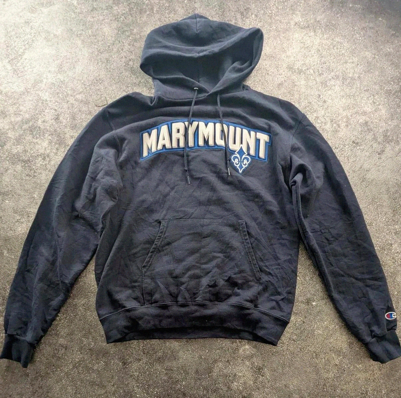 Sweat à capuche Champion Marymount college brodé logo patch hoodie navy M – Champion – taille M
