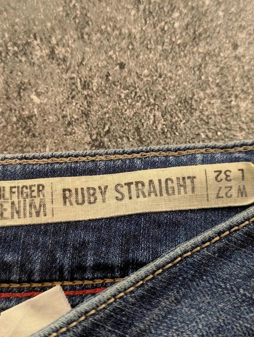 Jean Tommy Hilfiger denim Ruby straight W27 L32 Eu 36 bleu délavé vintage coupe droite stretch – Tommy Hilfiger – taille XS / 34 / 6 5