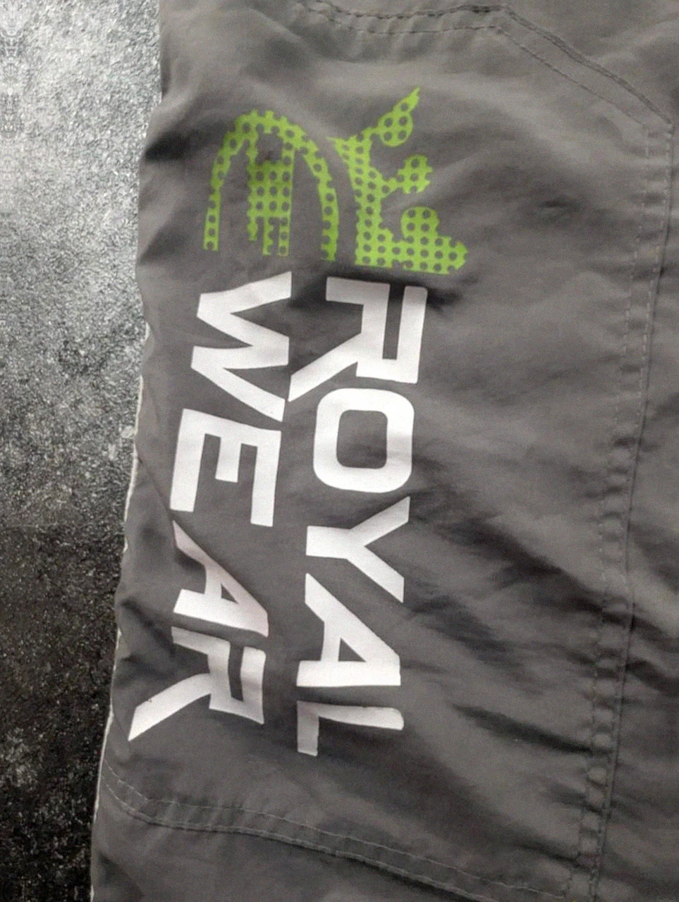 Pantacourt Royal Wear gris streetwear Y2K cargo techwear taille 40 – Royal Wear – taille W30 | FR 40 4