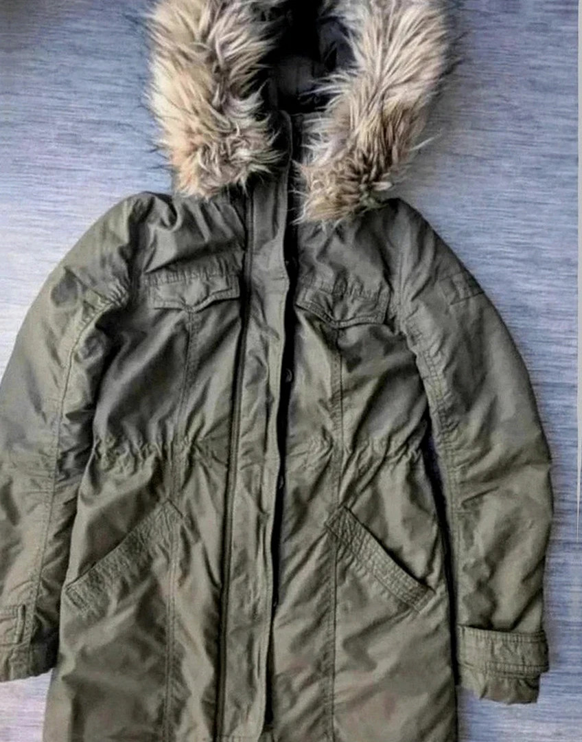 Parka Abercrombie & Fitch femme – Taille Xs – Kaki – Capuche fausse fourrure sherpa