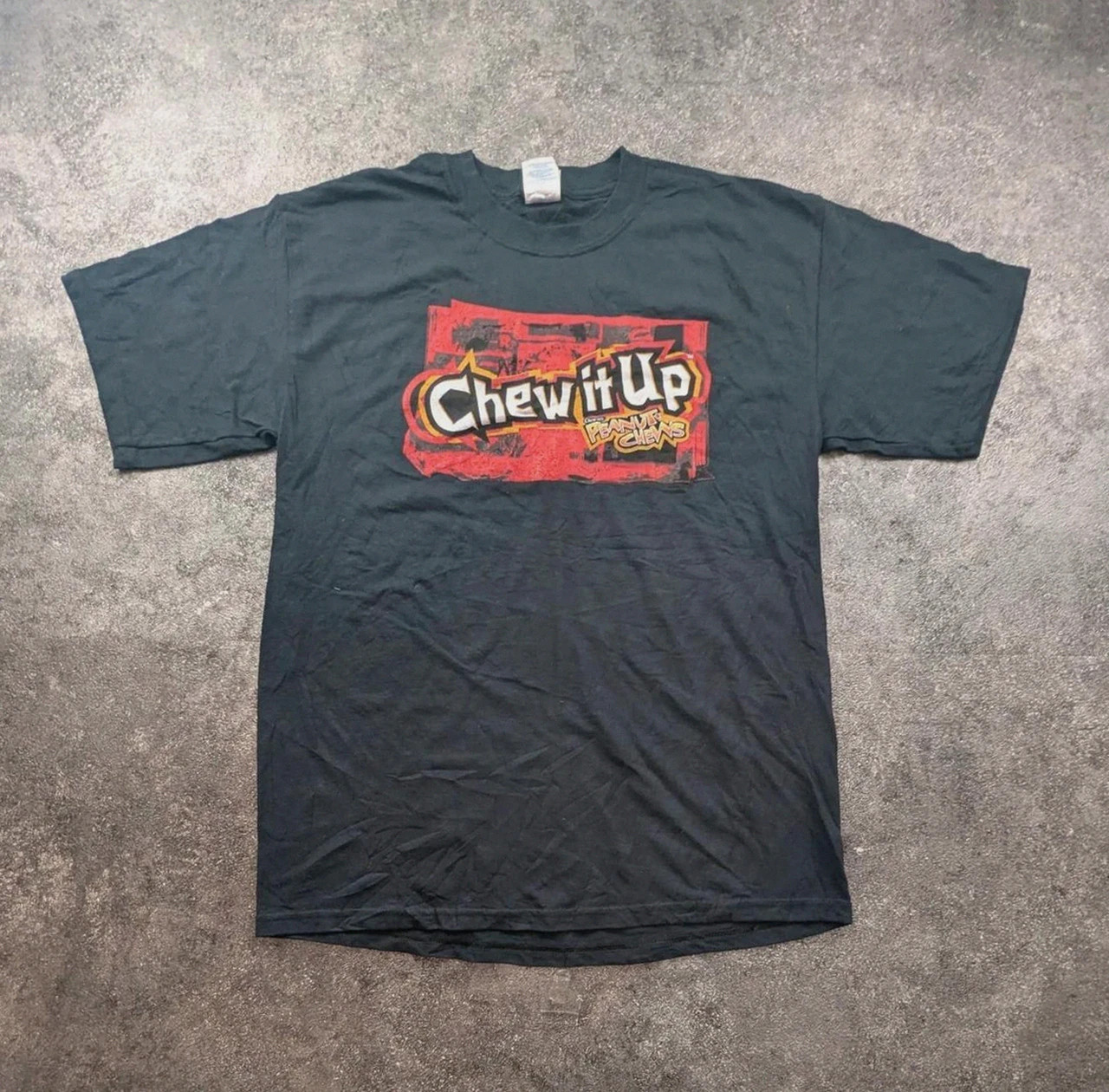 T-shirt Chew It Up Peanut Chews vintage graphic snack promo LT-shirt vintage promo “Chew It Up – Gildan – taille L 2