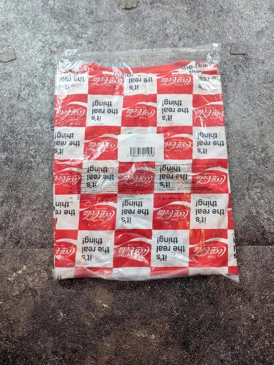 T-shirt Coca-Cola Officiel Collector 2019 Neuf avec Étiquette Damier "It's The Real Thing" Taille L – Coca-Cola – taille L 3