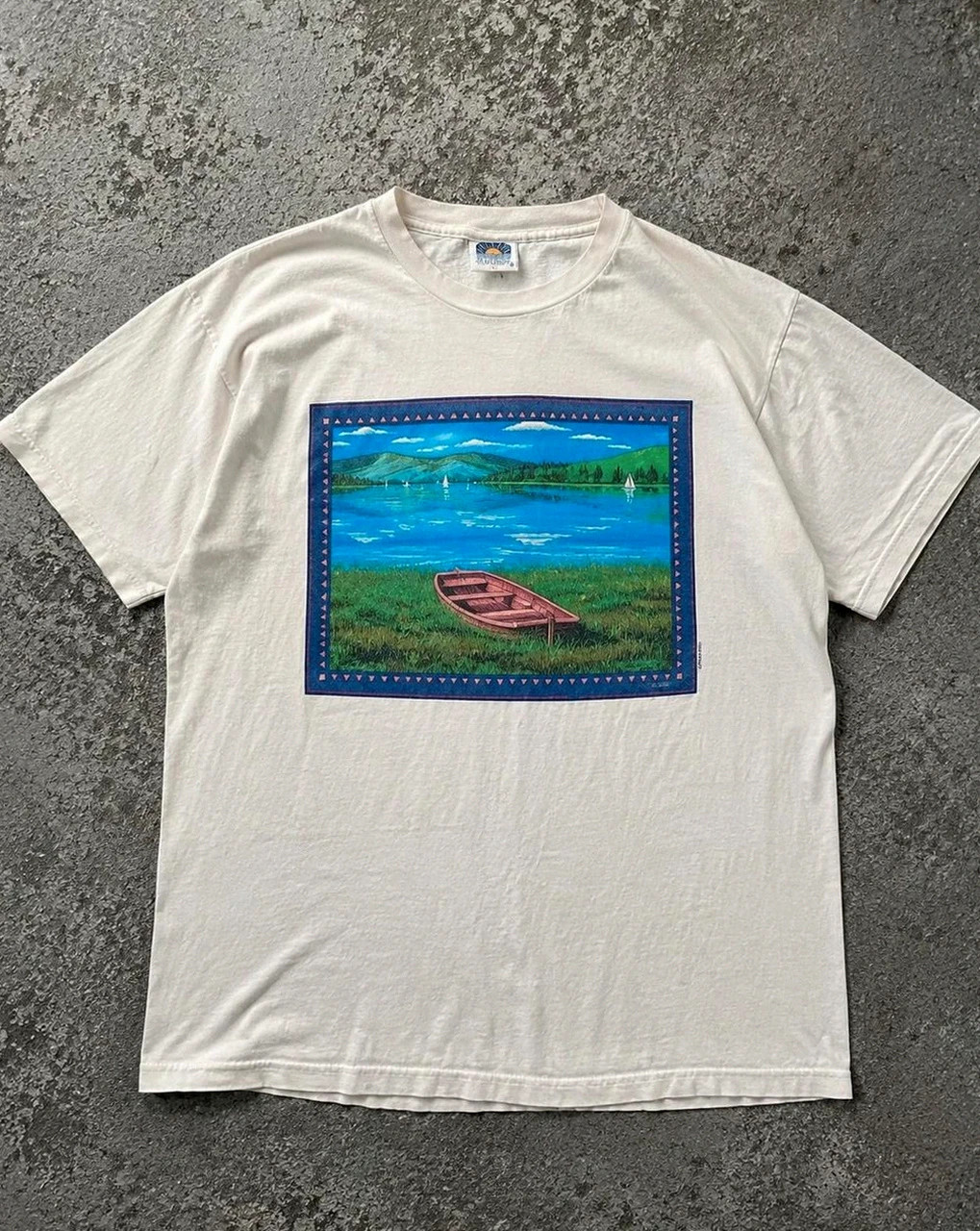 T-shirt Vintage Tradewinds Single Stitch 90s Art Print Paysage Barque Usa Homme L – Vintage Dressing – taille L
