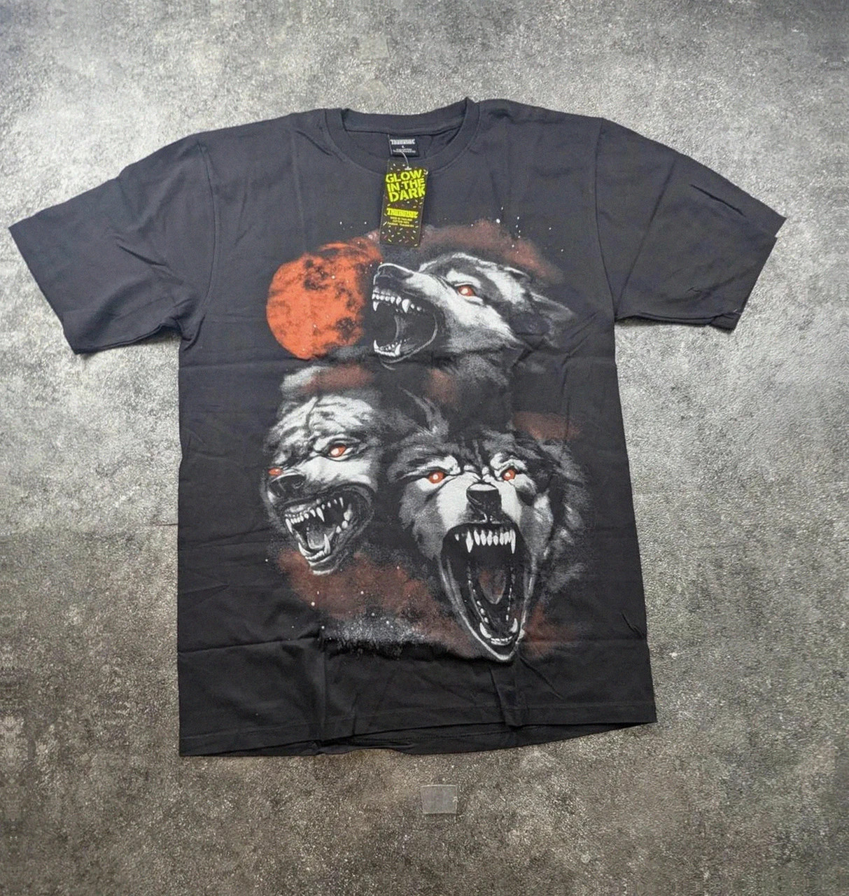 T-shirt Thanabat Loups Lune Rouge Glow In The Dark Noir Neuf L Streetwear Gothique Horror – Vintage Dressing – taille L 2