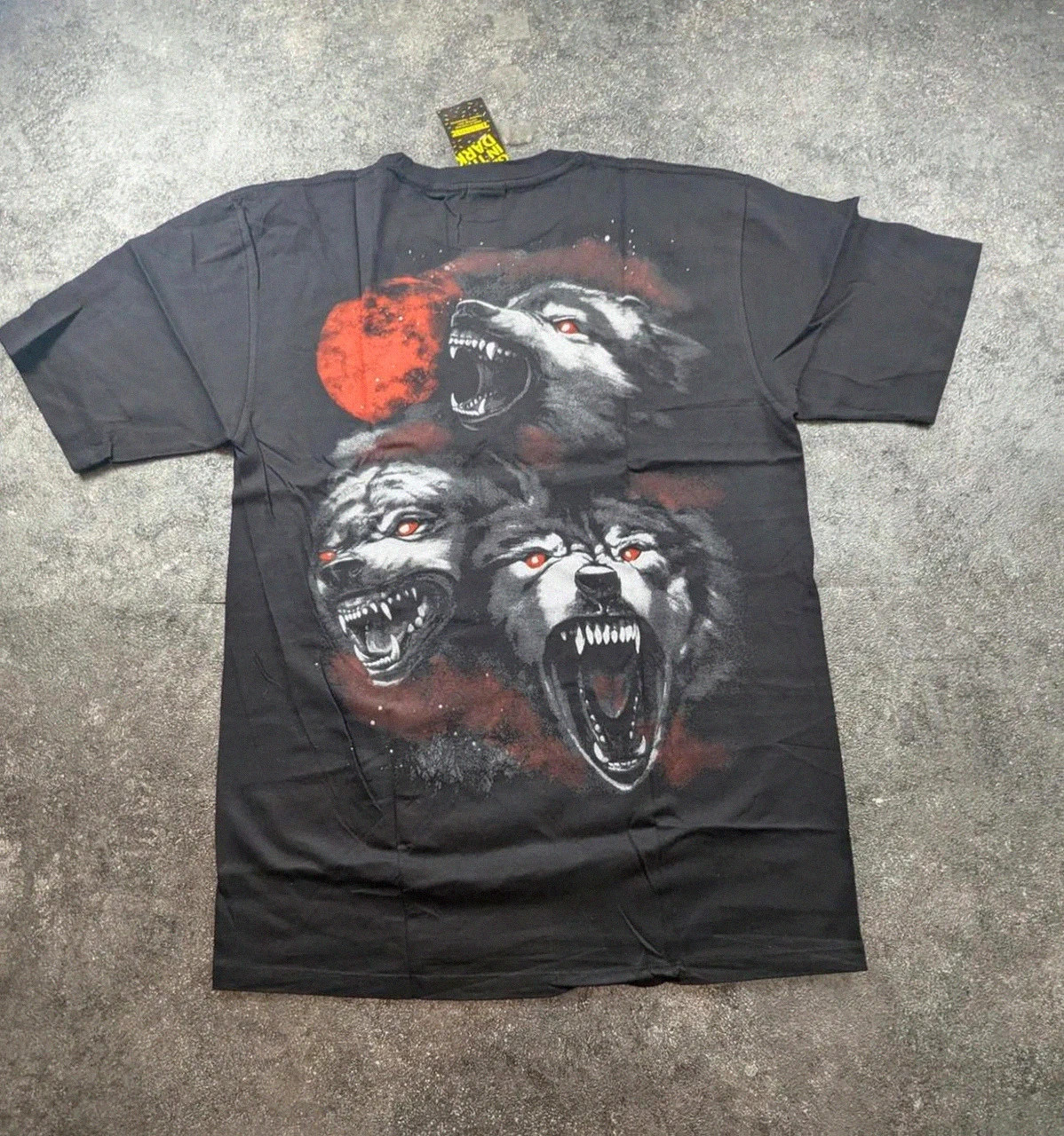 T-shirt Thanabat Loups Lune Rouge Glow In The Dark Noir Neuf L Streetwear Gothique Horror – Vintage Dressing – taille L 3